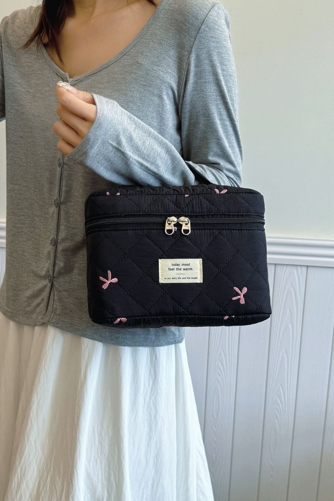 Large Bow Embroidered Quilted Storage Bag with Zip