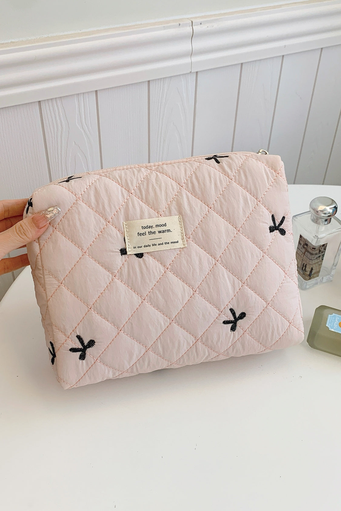 Medium Bow Embroidered Quilted Storage Bag