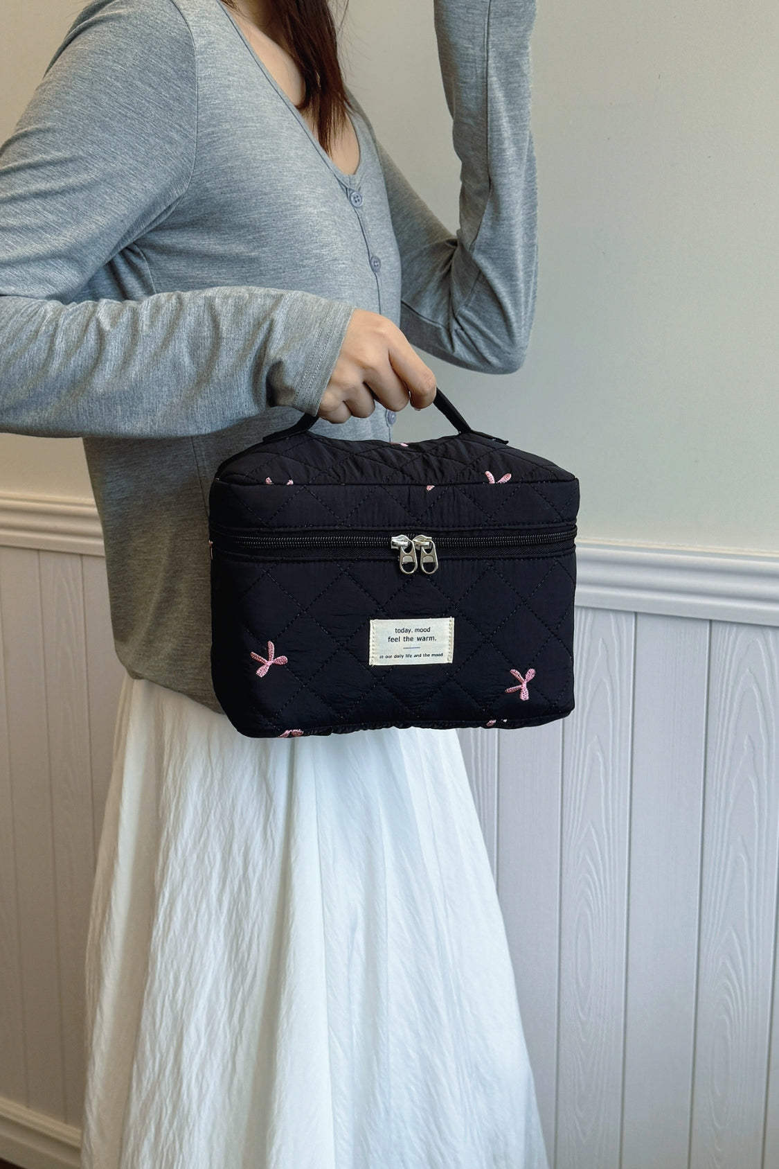 Large Bow Embroidered Quilted Storage Bag with Zip