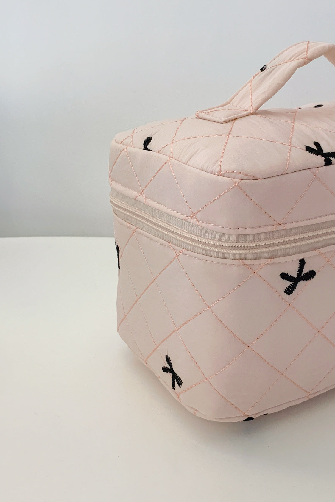 Large Bow Embroidered Quilted Storage Bag with Zip