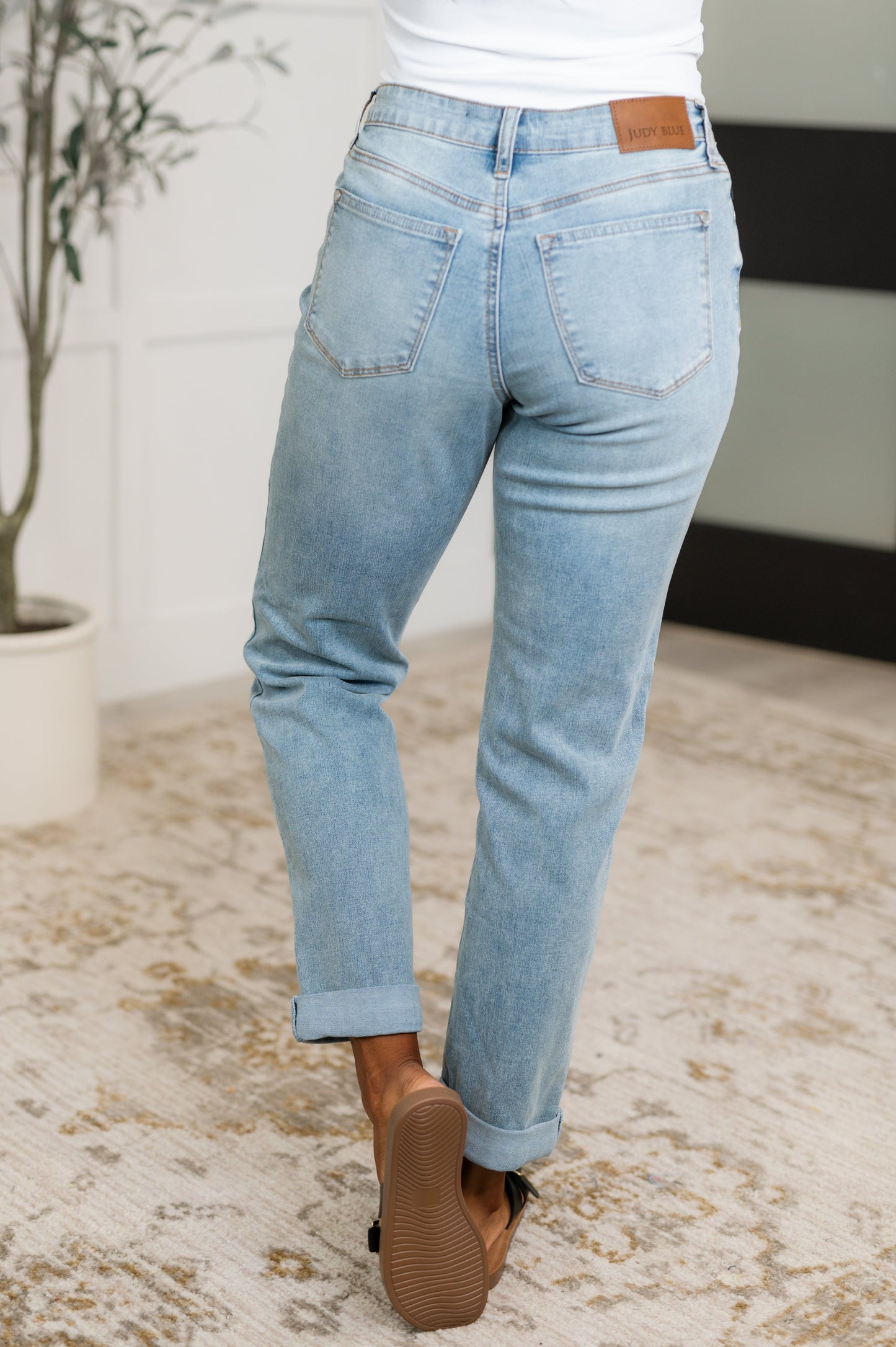 Cheyenne V-Front Cool Denim Boyfriend Jeans – Judy Blue Mid-Rise Stretch Denim with Sorbtek® Technology