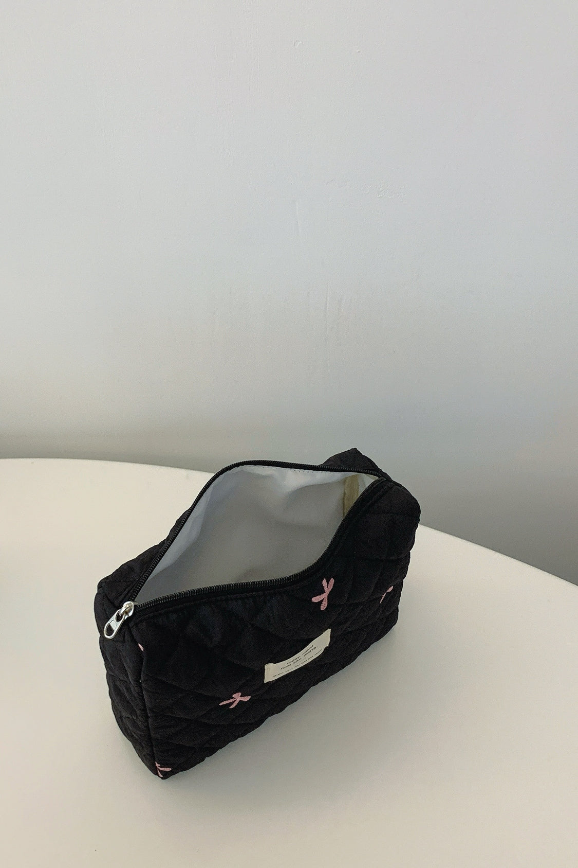 Medium Bow Embroidered Quilted Storage Bag