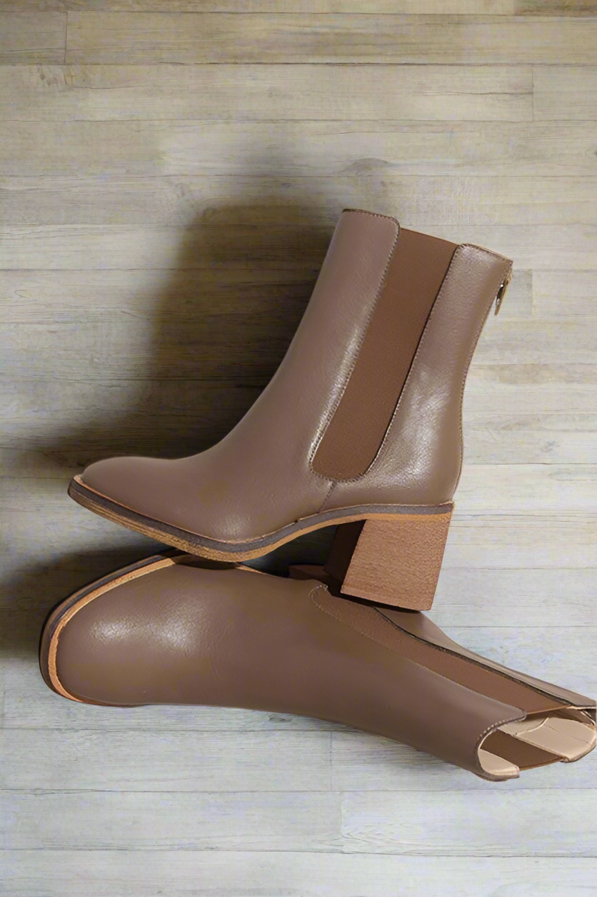Olivia Vintage Roots Boots