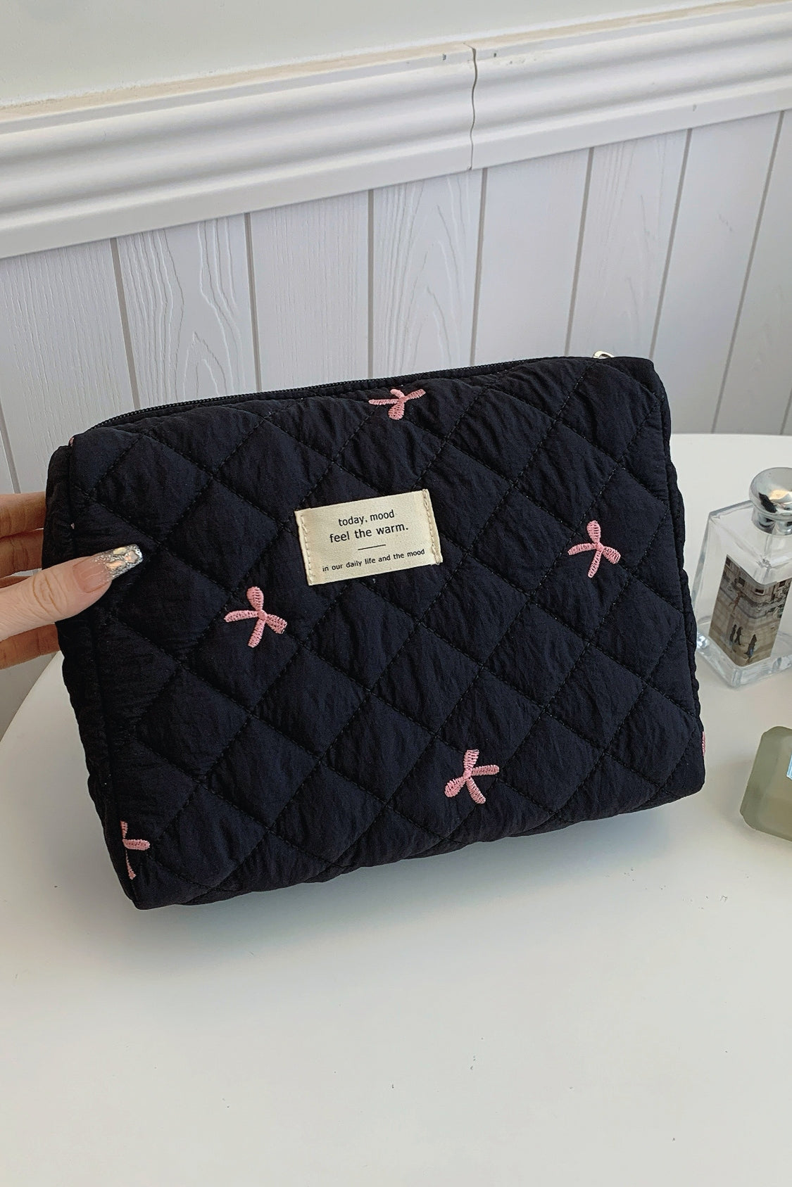 Medium Bow Embroidered Quilted Storage Bag