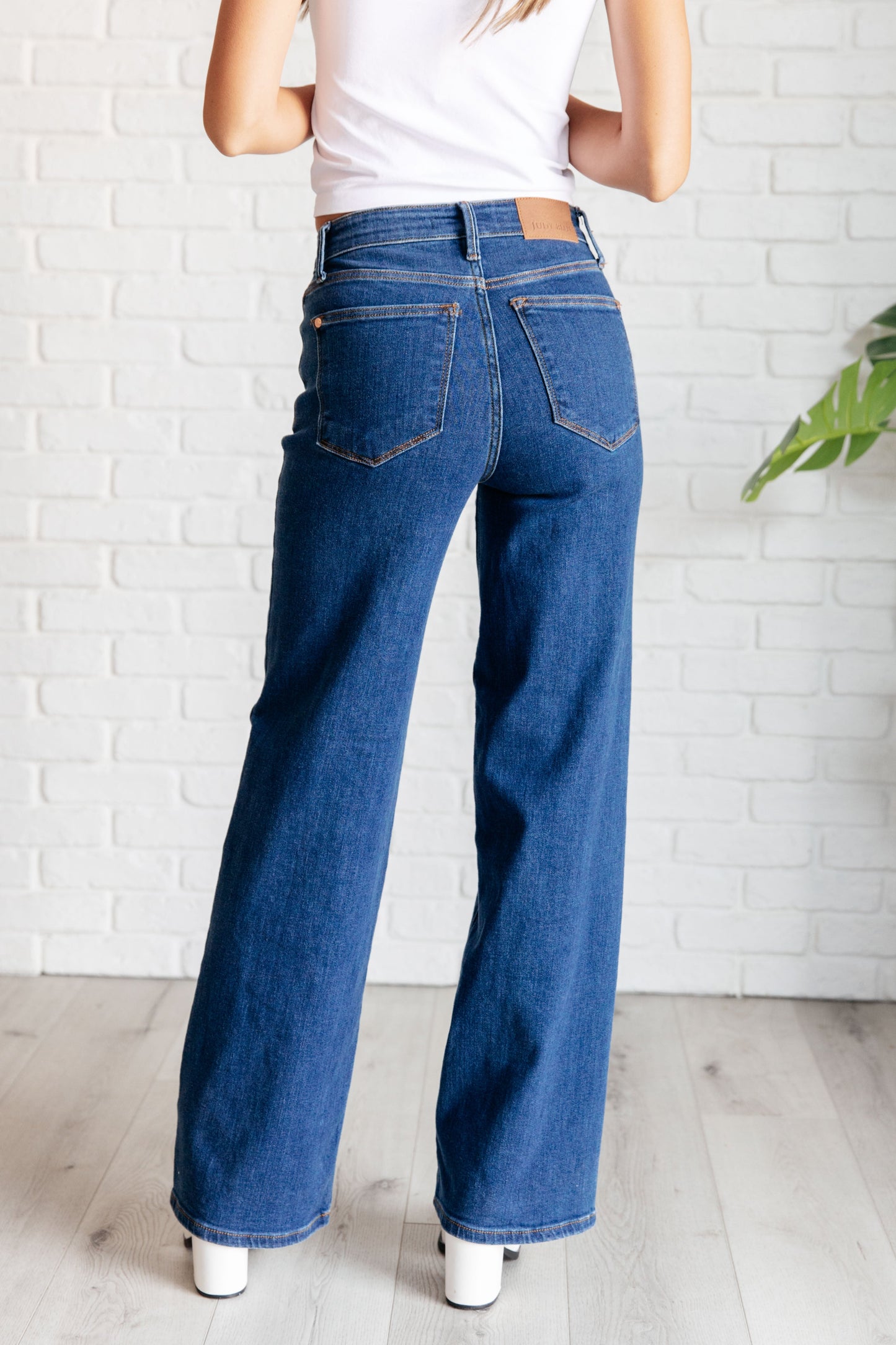 Mae High Rise Vintage Wide Leg Jeans