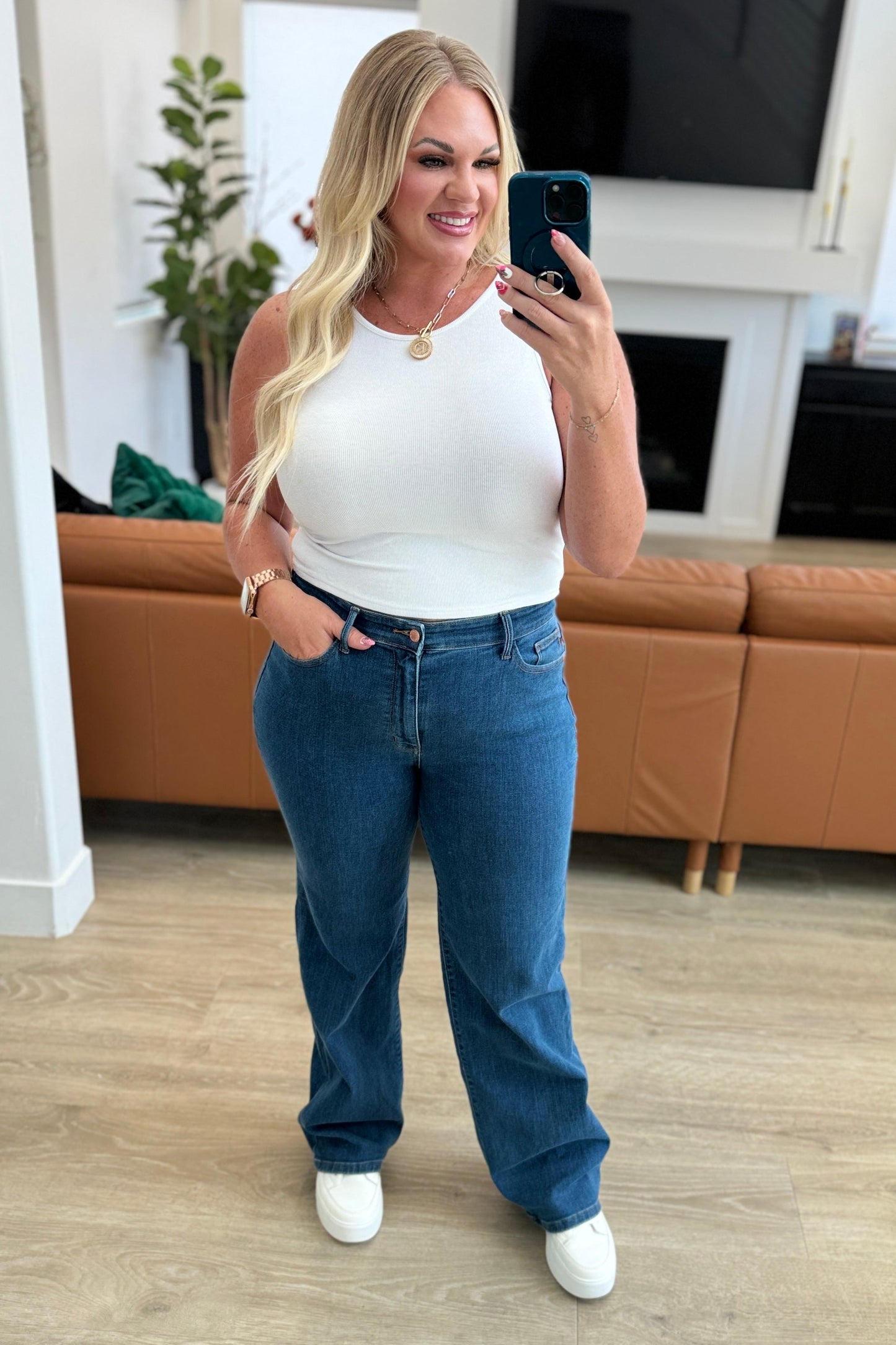 Mae High Rise Vintage Wide Leg Jeans